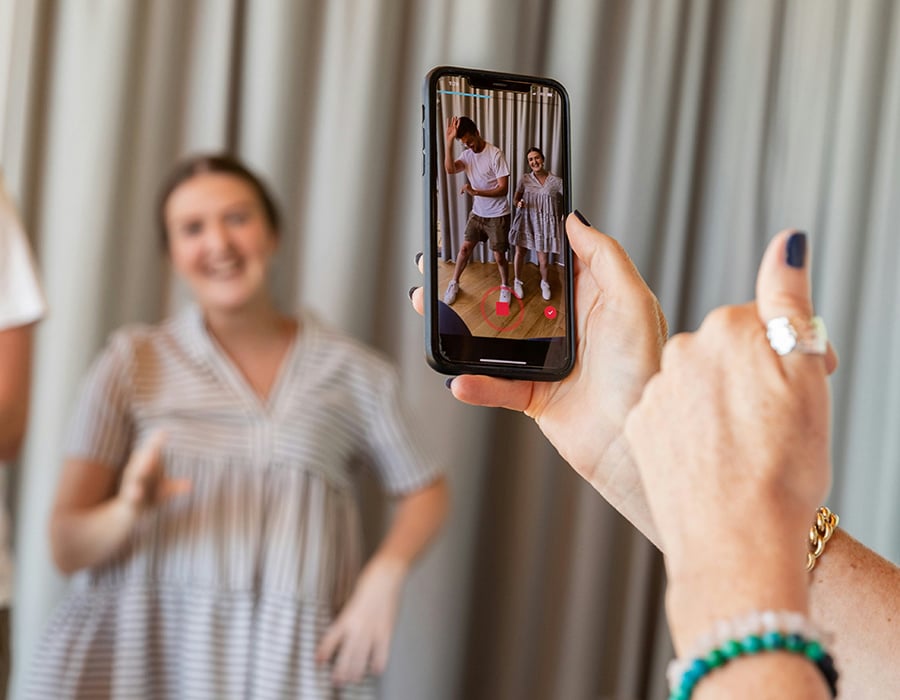 influencers-social-media-connection-deals-brand-ambassadors